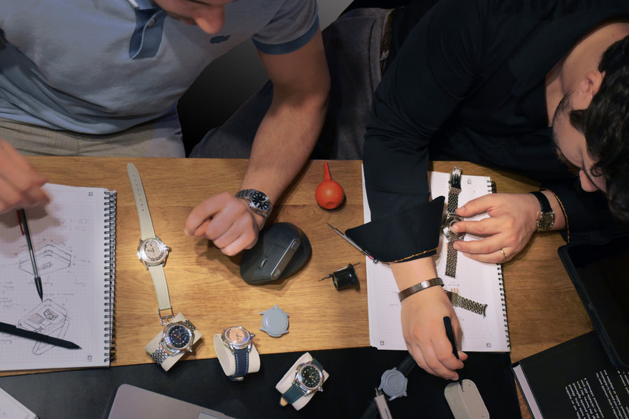 Trystan Jego, co-fondateur de CAPTA, lors de la conception de la montre Omnia